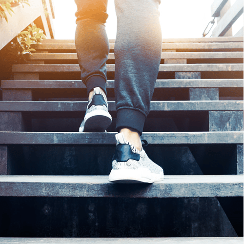 دلایل زانو درد هنگام بالا رفتن از پله